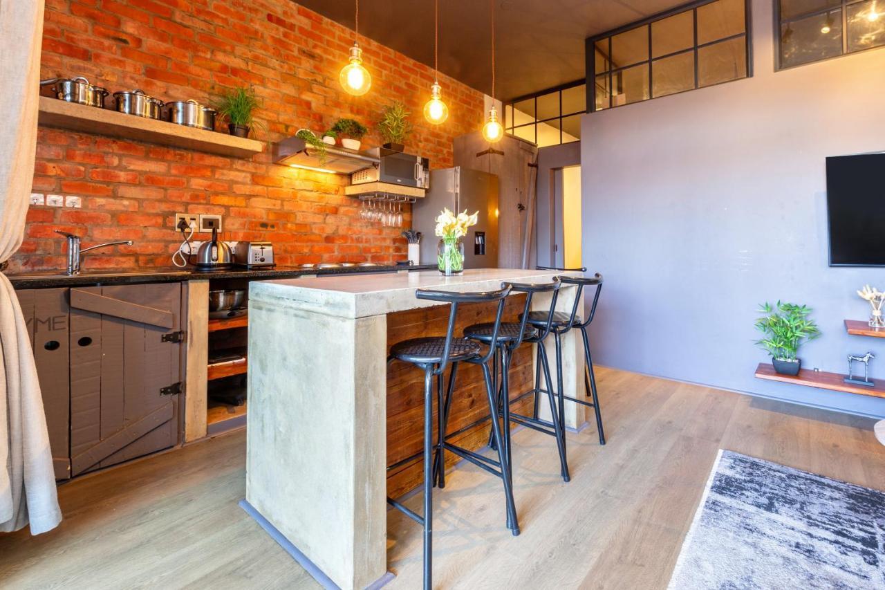 Apartment 10 Oyster Walk *
