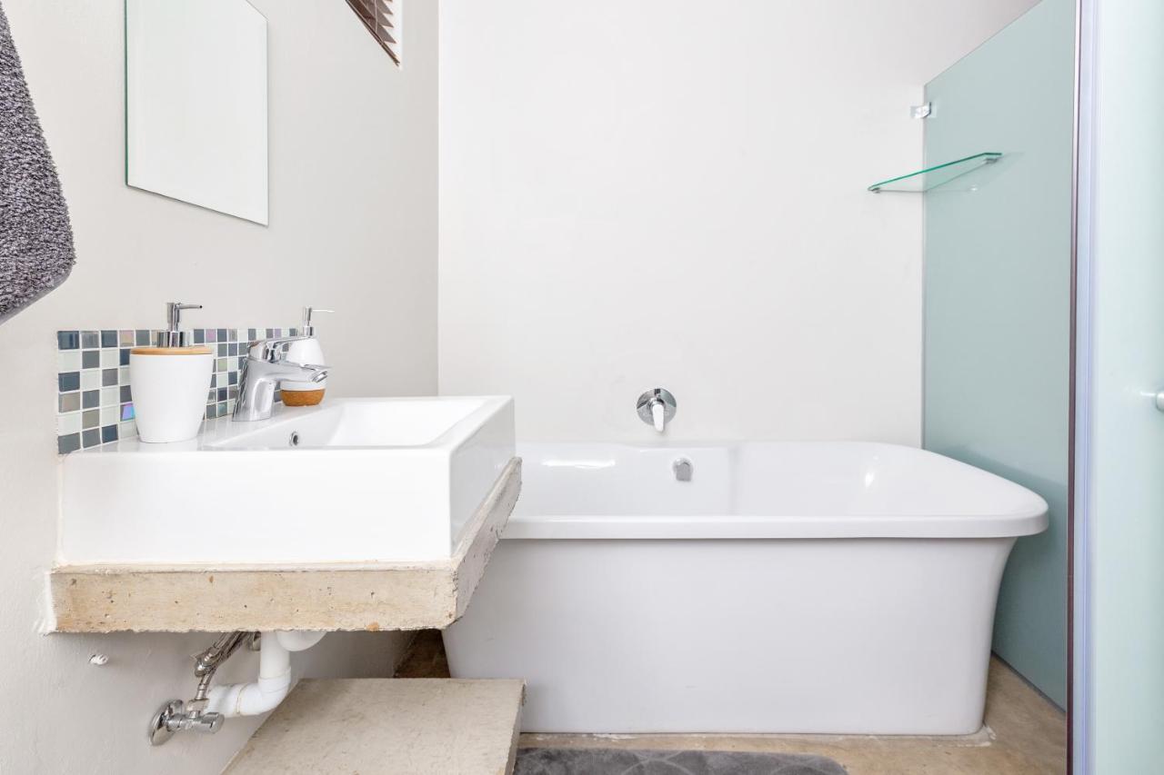 10 Oyster Walk Apartment