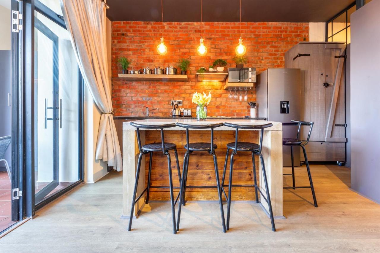 10 Oyster Walk Apartment